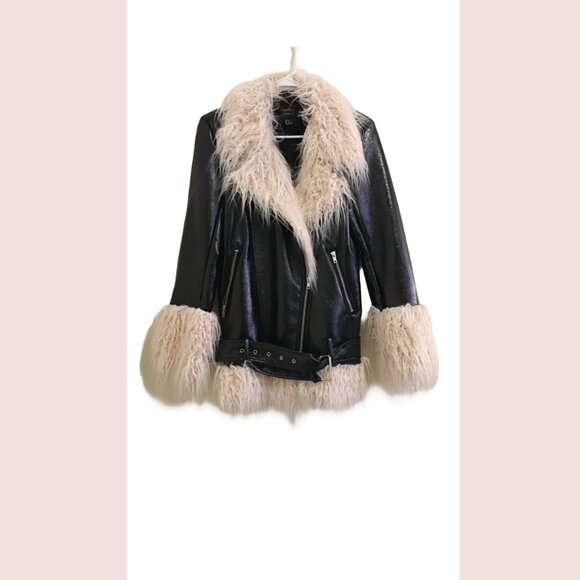Forever 21 Jackets & Blazers - Forever 21 Faux Fur Trim Faux Leather Jacket